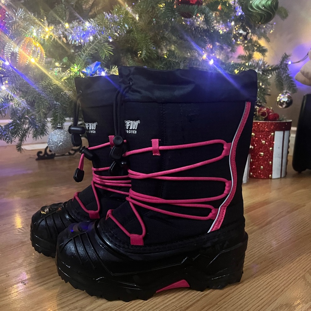 Baffin Black and Pink Youth Winter Boots